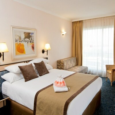 Leonardo Plaza Comfort Room