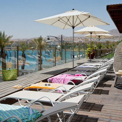 Leonardo Plaza Pool 2